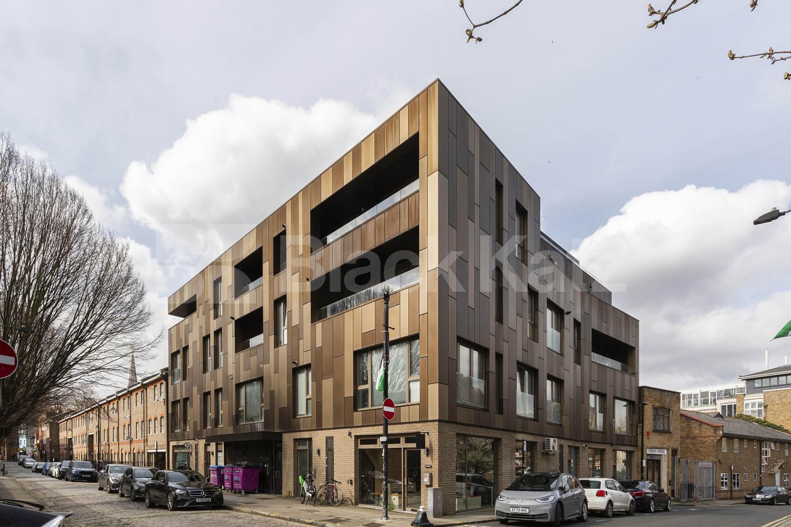 3 bed 3 bath property in the heart of east London with a Terrace Heneage Street , White Chapel  